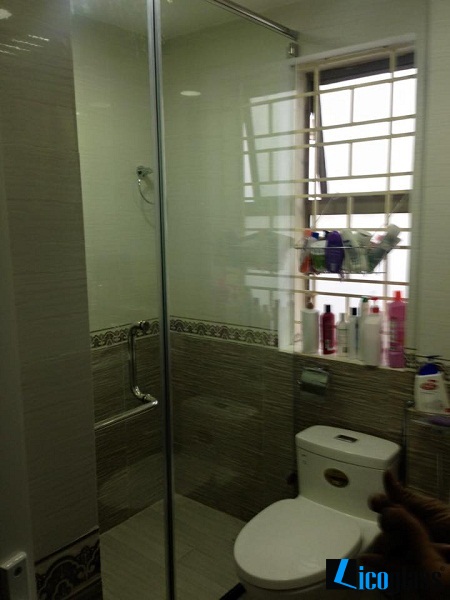 Vách tắm kính 180 độ